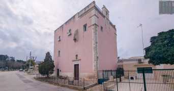 Molfetta la Madonna della Rosa: quella chiesa-torre in cui ci si difendeva dai briganti